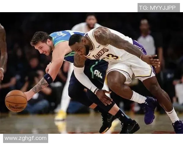 湖人对热火精彩对决回顾12月11日全场比赛精彩瞬间分析